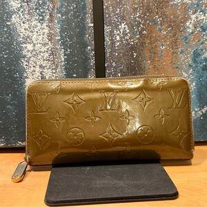 Authentic vintage  Louis Vuitton Zippy Wallet - Gold/Bronze Monogram Vernis